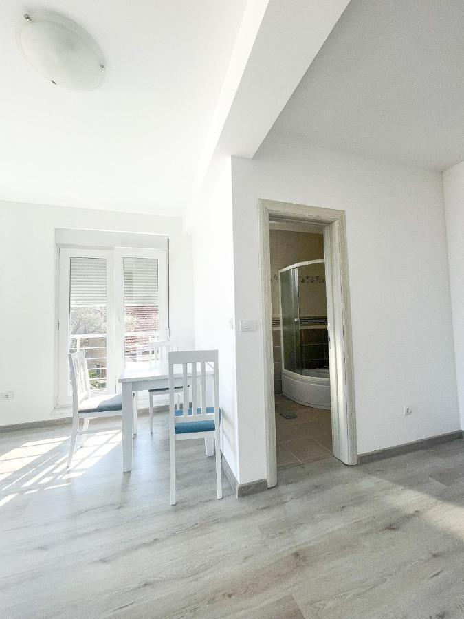 PetrovacUpart Houseアパートメント エクステリア 写真